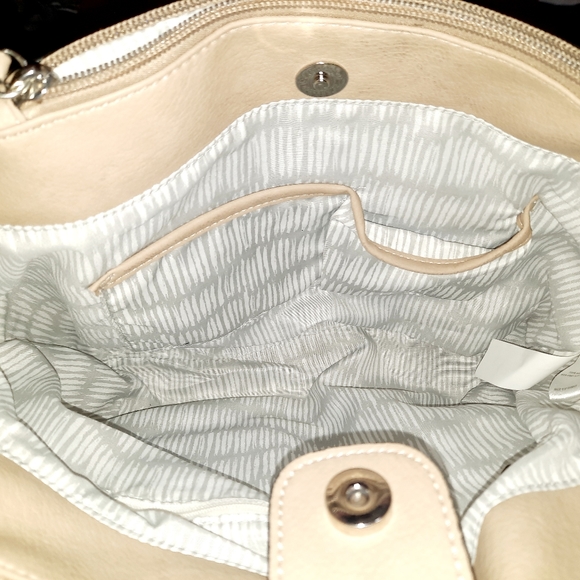 Violet ray tan purse - Picture 5 of 7